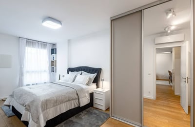 Location longue durée d’un appartement élégant de 3 pièces, 88 m², Skyline Residence, Belgrade, Serbie